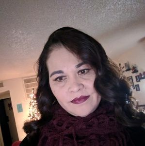 Meet your Posher, Adriana isabel